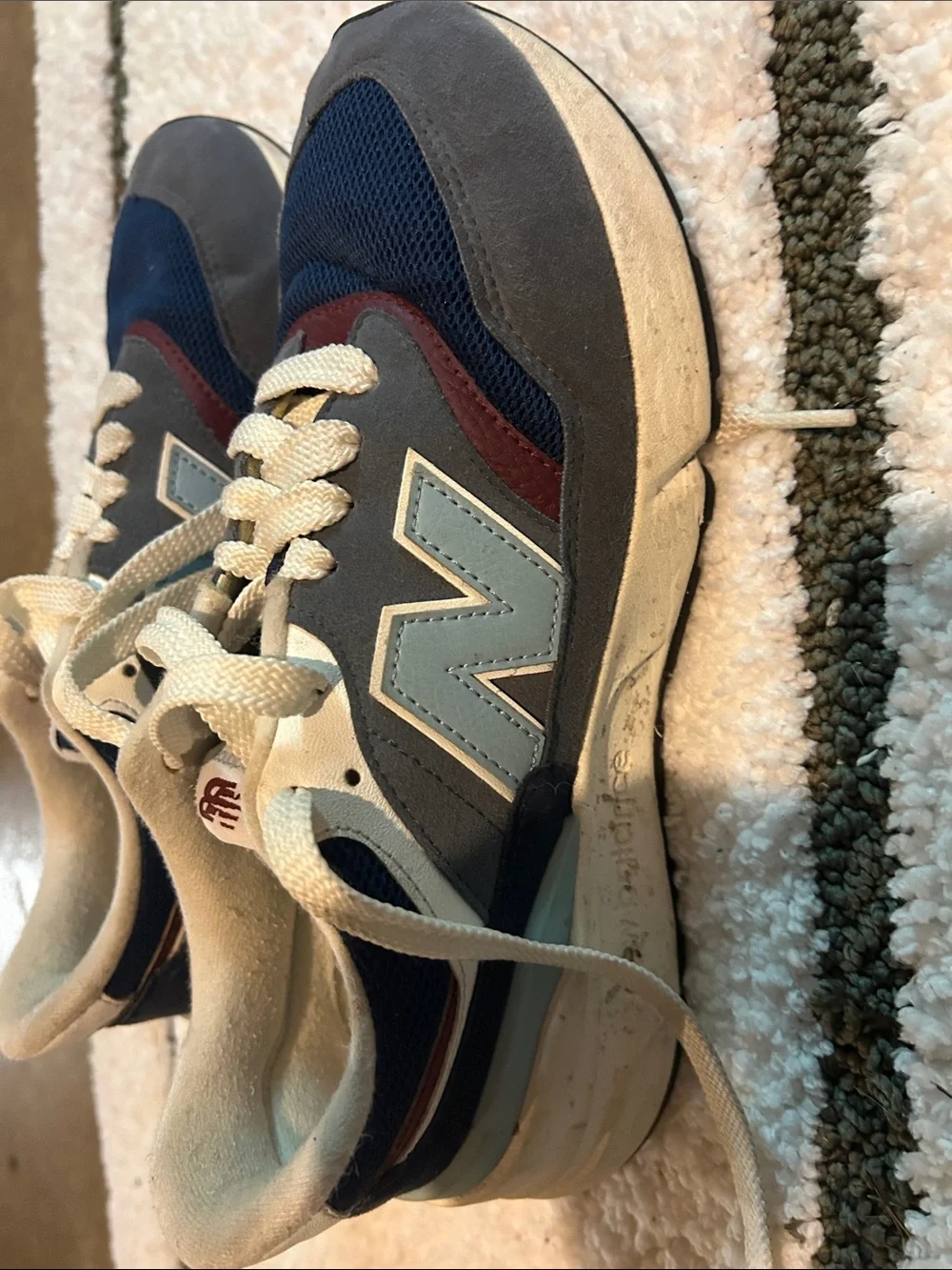 New Balance 997R Kids Size 6 Navy Gray Burgundy Accent Running Sneakers